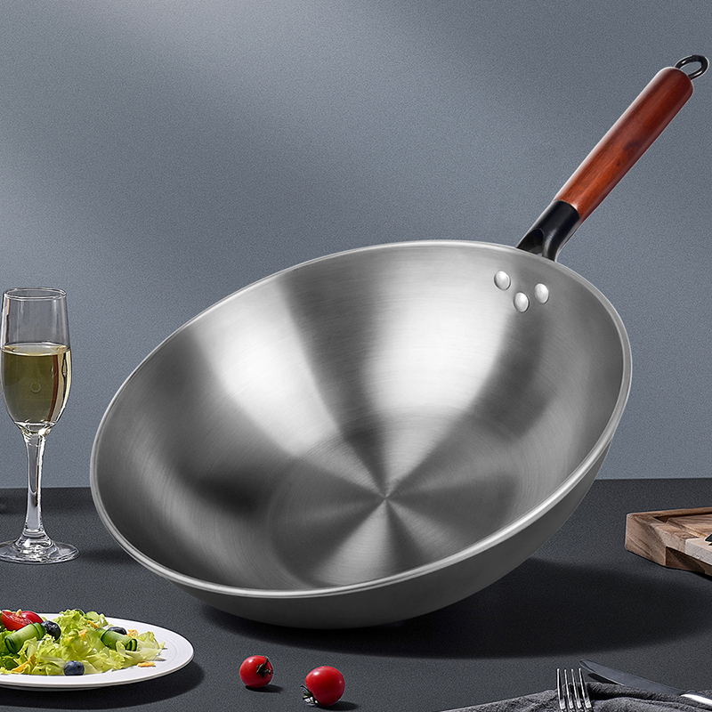Professional Non-Stick Frying Pan — Even Heat, Easy Clean